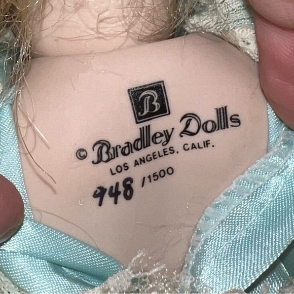 Free with purchase Two Bradley Dolls - Picture 7 of 10